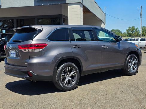 Used 2019 Toyota Highlander LE image 33
