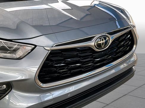 Used 2020 Toyota Highlander Limited AWD/4WD image 30