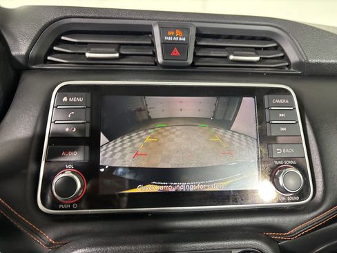 Used 2021 Nissan Versa SR image 17