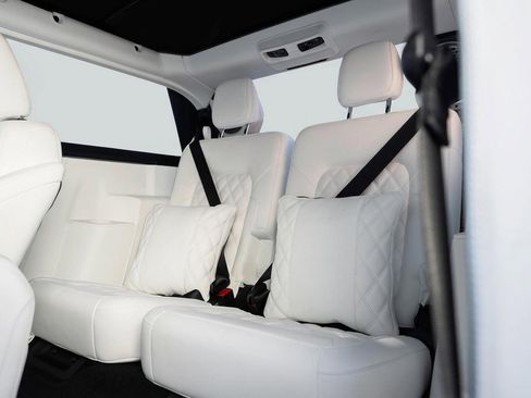 Used 2025 Ford Bronco Badlands image 10