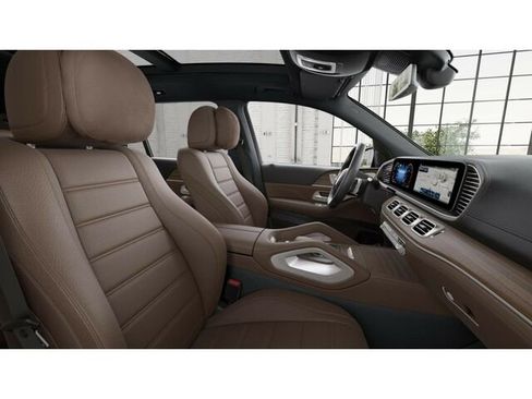 New 2026 Mercedes-Benz GLS 580 4MATIC image 5