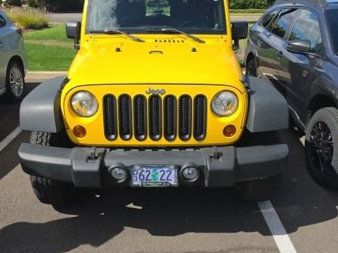 Used 2011 Jeep Wrangler Sport w/ Connectivity Group AWD/4WD image 6
