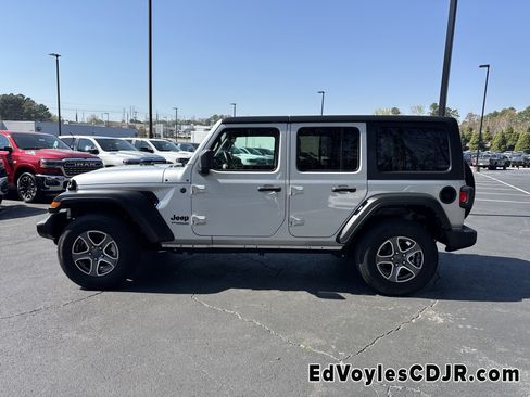 Used 2022 Jeep Wrangler Unlimited Sport S image 4
