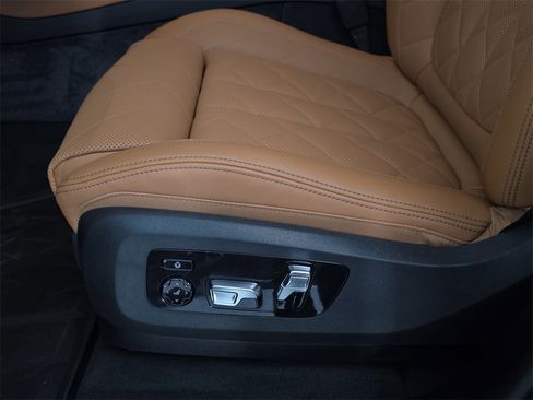 New 2026 BMW X5 xDrive40i w/ M Sport Package image 28