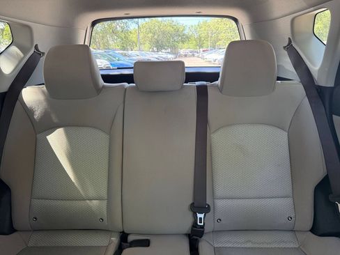 Used 2025 Kia Soul LX w/ LX Technology Package FWD image 35