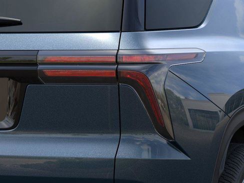 New 2026 Chevrolet Traverse LT w/ Sun and Wheel Package FWD image 11
