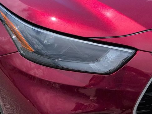 Used 2022 Toyota Highlander XLE FWD image 10