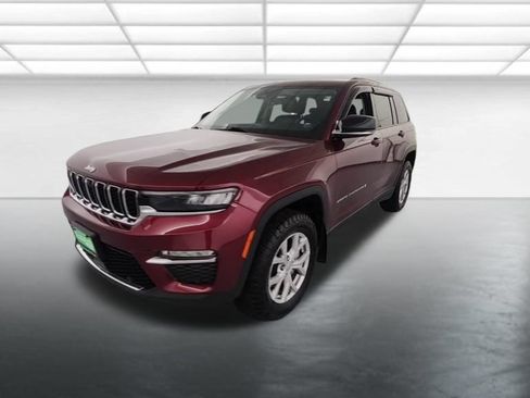 Used 2022 Jeep Grand Cherokee Limited w/ Luxury Tech Group II AWD/4WD image 3