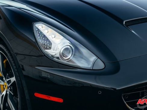 Used 2014 Ferrari California image 54
