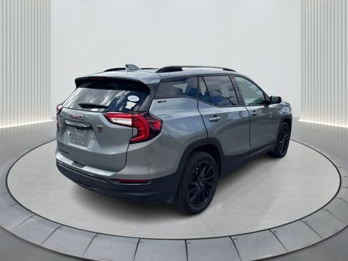 Used 2023 GMC Terrain SLT w/ Tech Package image 6