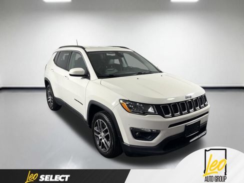 Used 2018 Jeep Compass Latitude w/ Popular Equipment Group AWD/4WD image 4
