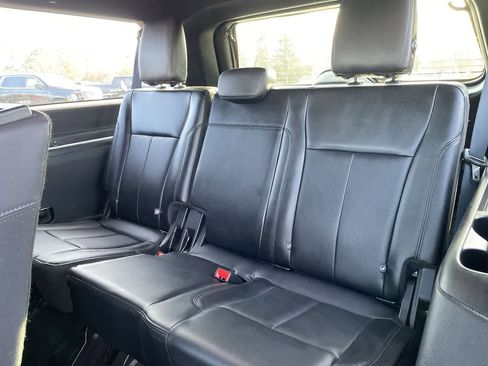 Used 2021 Ford Expedition Max XLT image 19