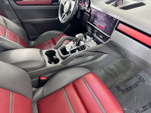 Certified 2021 Porsche Cayenne GTS AWD/4WD image 17