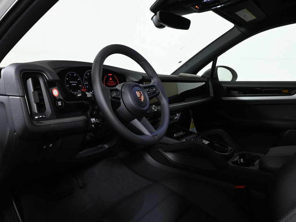Used 2026 Porsche Cayenne AWD/4WD image 4
