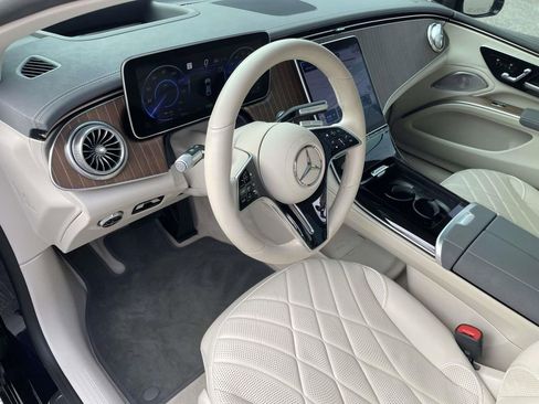 Used 2022 Mercedes-Benz EQS 450+ Sedan image 2