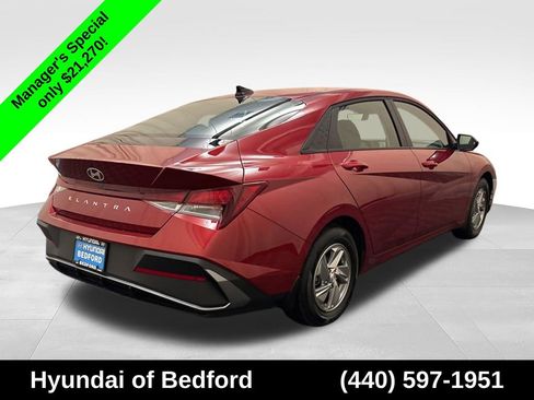 Certified 2026 Hyundai Elantra SE FWD image 5