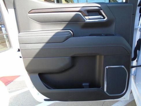 Used 2025 GMC Sierra 1500 SLT image 29