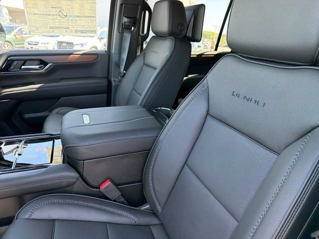 New 2026 GMC Yukon XL Denali w/ Denali Reserve Package AWD/4WD image 17