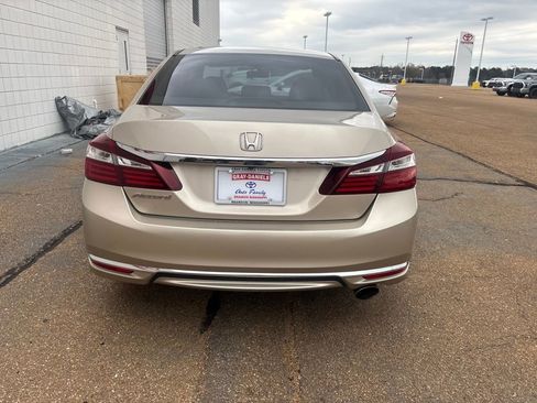 Used 2017 Honda Accord LX image 28