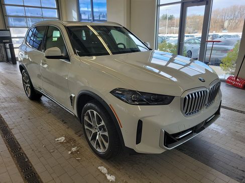 New 2026 BMW X5 xDrive40i w/ Premium Package image 9