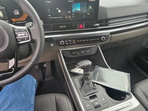 New 2026 Kia Carnival image 2