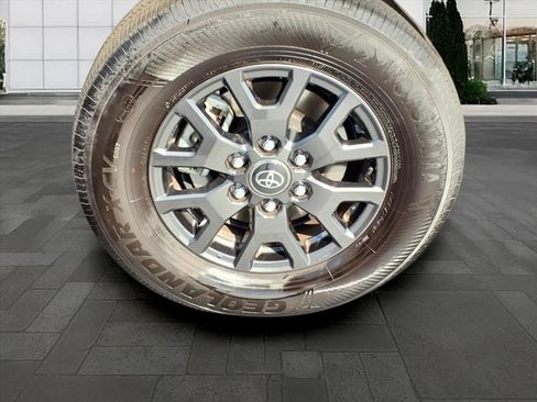 Used 2025 Toyota 4Runner SR5 image 11