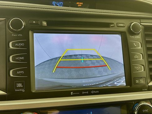 Used 2017 Toyota Highlander Limited image 22