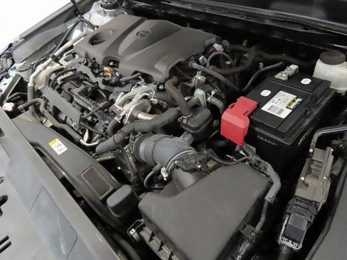 Used 2020 Toyota Camry SE image 36