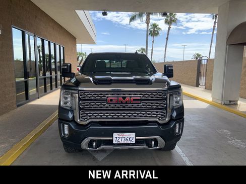 Used 2020 GMC Sierra 2500 Denali w/ Denali Ultimate Package AWD/4WD image 2