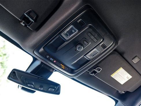 Used 2021 GMC Yukon XL SLT image 28