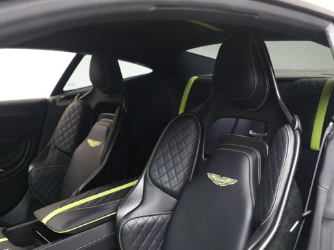 Used 2023 Aston Martin DBS Coupe RWD image 17