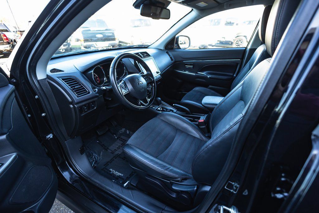 Used 2024 Mitsubishi Outlander Sport SE AWD/4WD image 19