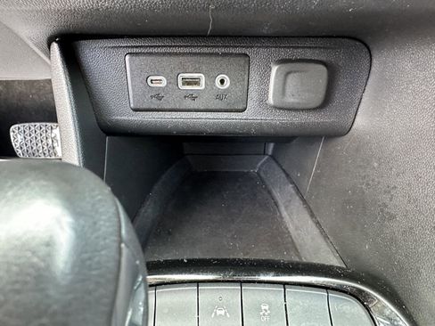 Used 2021 Buick Encore GX Preferred w/ Cold Weather Comfort Package image 32