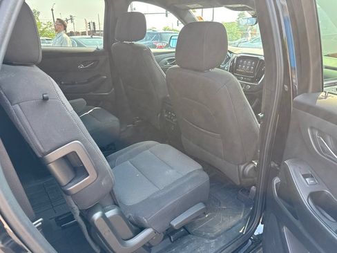 Used 2023 Chevrolet Traverse LT w/ Rear Camera Mirror Package AWD/4WD image 33