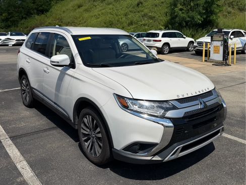 Used 2019 Mitsubishi Outlander SEL AWD/4WD image 3