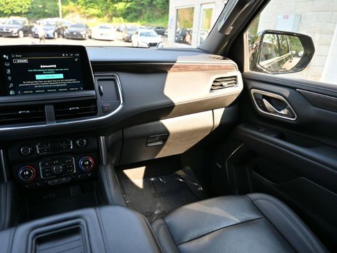 Used 2024 Chevrolet Suburban LT AWD/4WD image 12