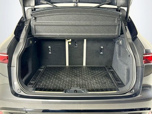 Used 2025 Jaguar F-PACE R-Dynamic S image 25