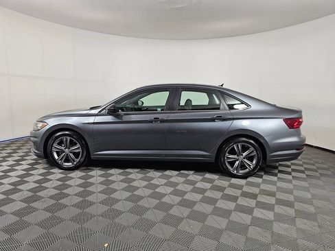 Used 2021 Volkswagen Jetta R-Line FWD image 4