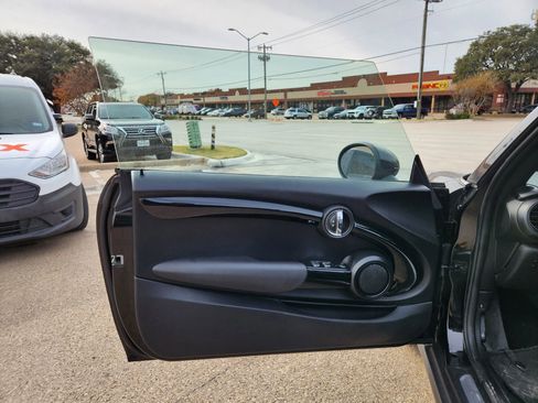 Used 2019 MINI Cooper S image 9