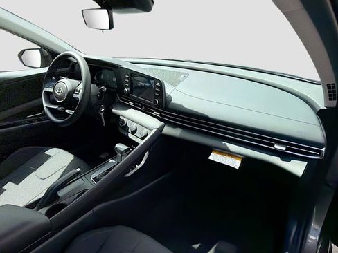 New 2026 Hyundai Elantra SE FWD image 26