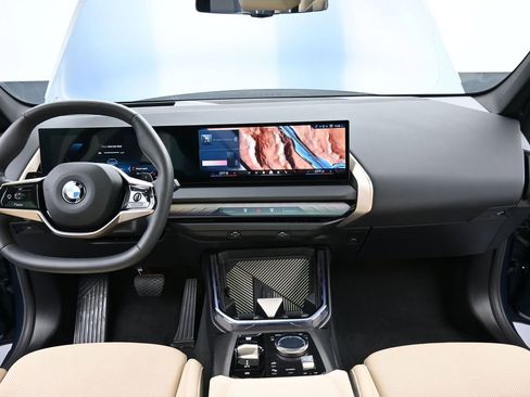 Used 2025 BMW X3 xDrive30i w/ Premium Package image 15