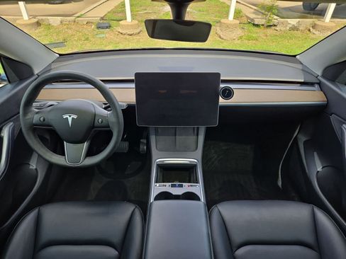 Used 2022 Tesla Model Y Long Range AWD/4WD image 13