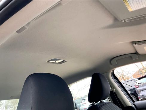 Used 2021 Nissan Versa SV image 14