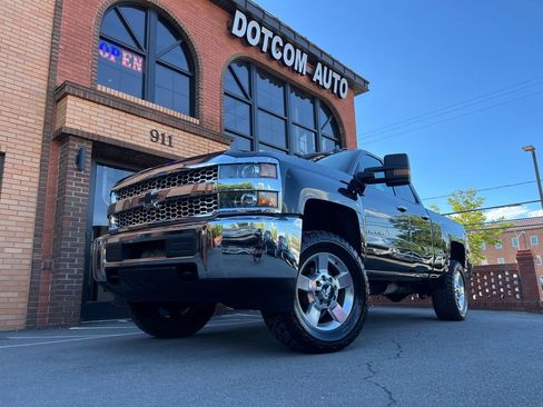 Used 2019 Chevrolet Silverado 2500 W/T AWD/4WD image 3