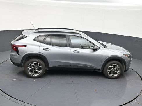 Used 2024 Chevrolet Trax LT w/ Driver Confidence Package image 17