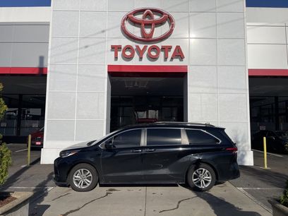 Used 2022 Toyota Sienna XSE