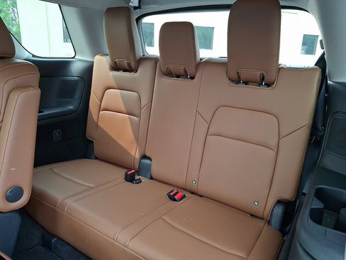 Used 2026 Nissan Pathfinder Platinum AWD/4WD image 11