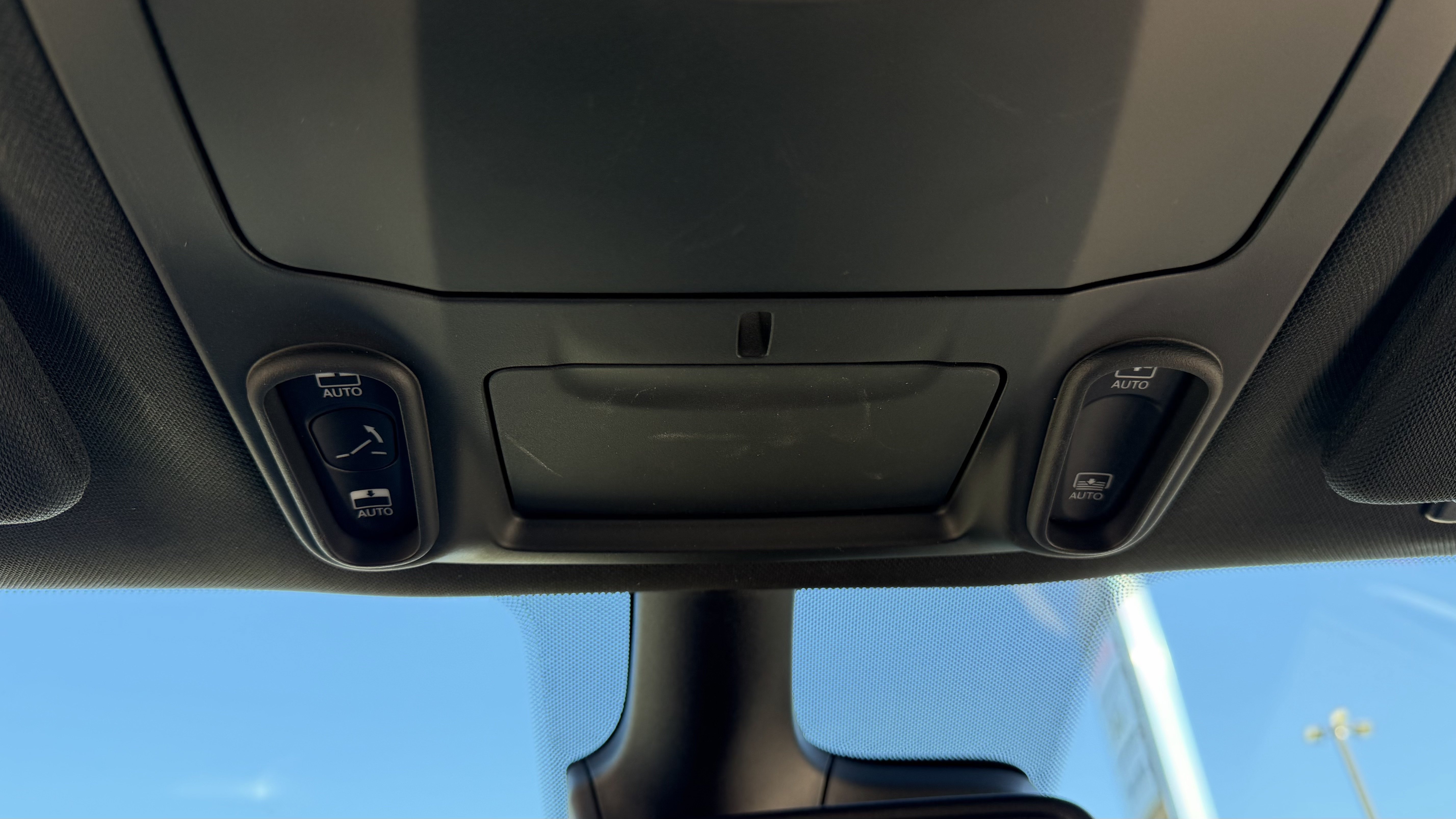 Used 2026 Chrysler Pacifica Limited w/ S Appearance Package FWD image 22
