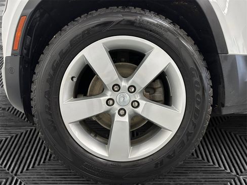 Used 2025 Land Rover Defender 110 S image 14