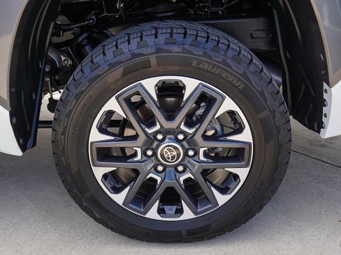 Used 2023 Toyota Tundra Limited AWD/4WD image 13